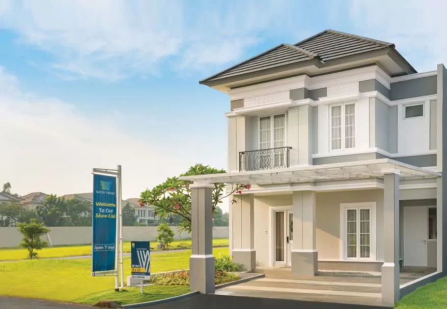 tampak depan rumah contoh unit rumah cluster water terrace type 126 di kawasan pemukiman moderen grandwisata
