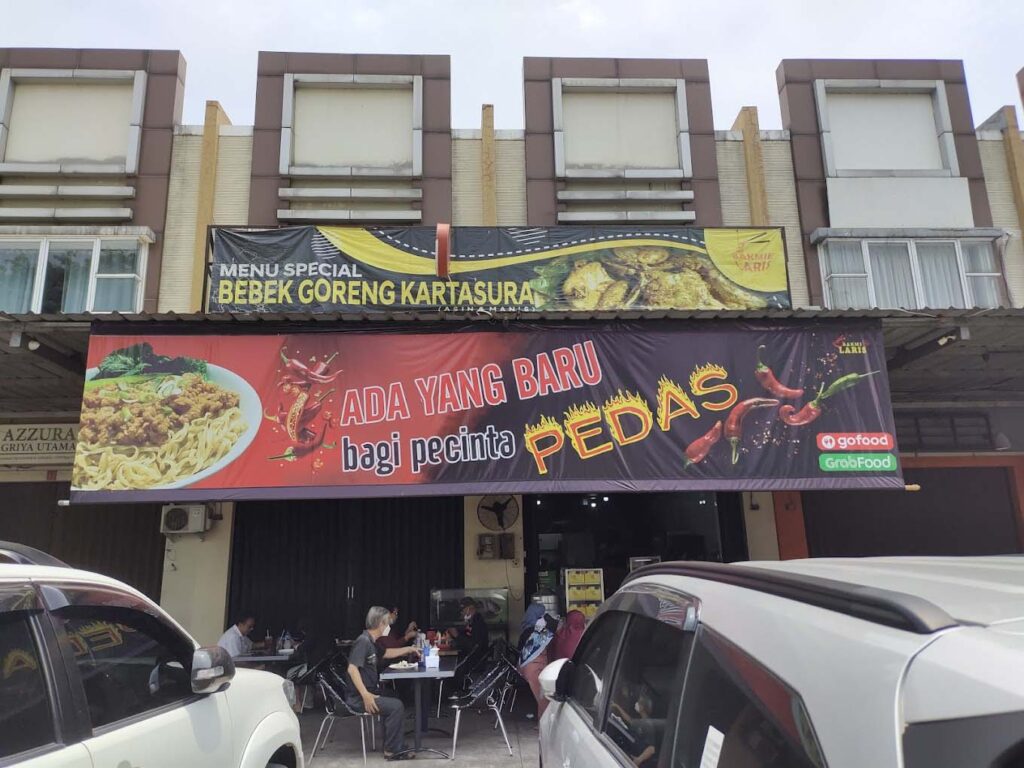 restoran bakmi laris di kawasan pemukiman moderen grandwisata