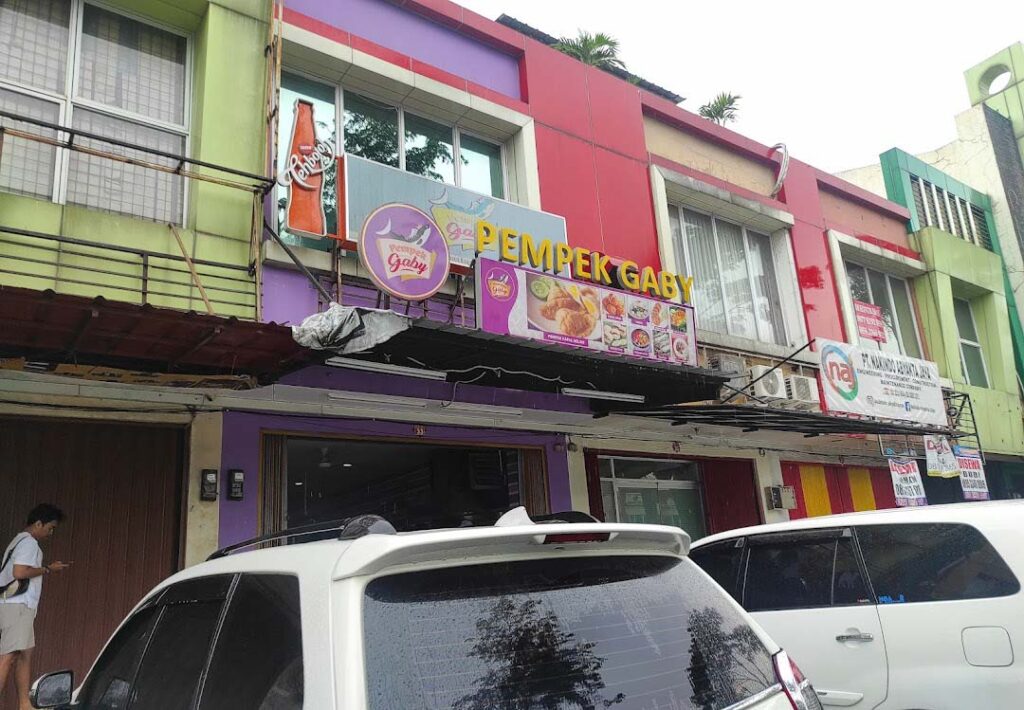 pempek palembang gaby di kawasan pemukiman moderen grandwisata